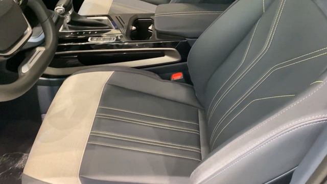 2020 New BaoJun RM-5 6Seater Walkaround- China Auto Show(2020款新宝骏RM-5，外观与内饰实拍)