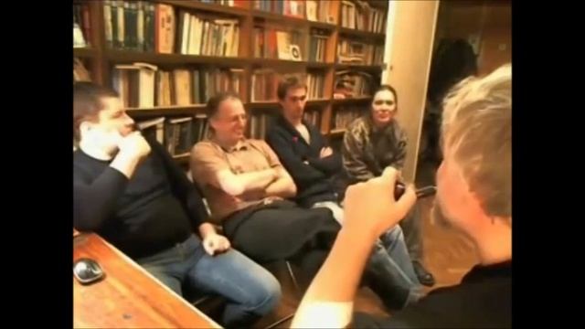 Кого женщины рассматривают на пляже (Бред Меняйлова) смотреть онлайн