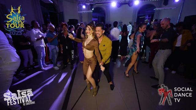 Willy Arey & Silvia - Social dancing | Salsa On Tour Int. Salsa Festival 2023 (San Vincenzo, Italy) смотреть онлайн