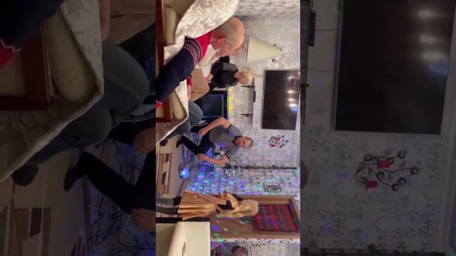 День рождения Дяди Коли часть 3. Веселое поздравление. смотреть онлайн