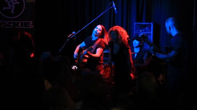 Marie Wilson performs All Fired Up with Anna Tirotta смотреть онлайн