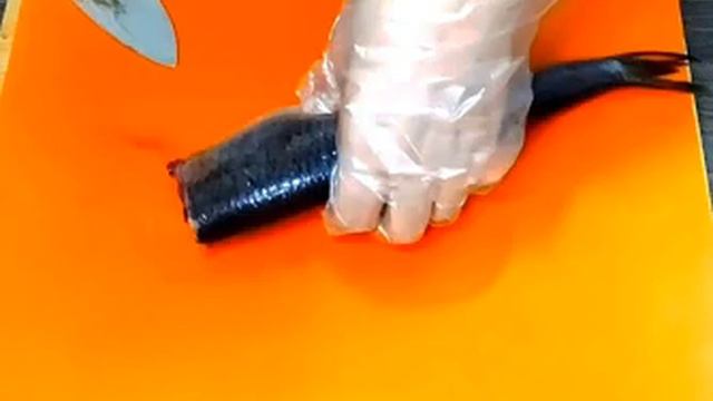 Как разделать селёдку за 2 минуты на филе для салата! смотреть онлайн