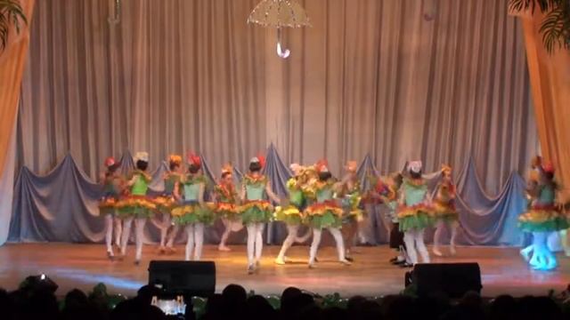 Образцовый Художественный коллектив Творческое Объединение "Дружба". "Мы любим дождик" смотреть онлайн