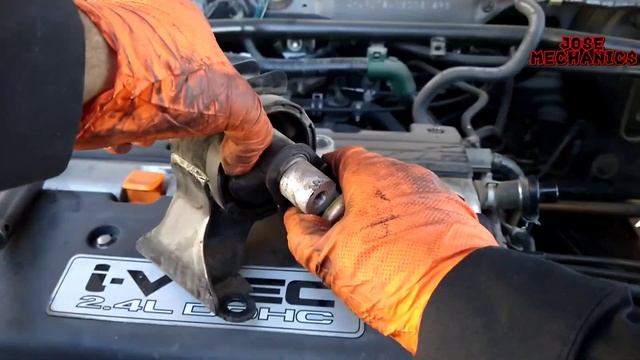 2002 Honda CR-V 2.4 Cómo cambiar el soporte de la transmisión (How to change the transmission mount смотреть онлайн