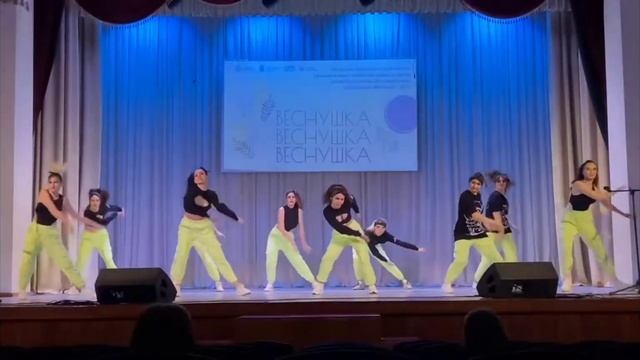 The Black Eyed Peas - Let's Get It Started dance смотреть онлайн