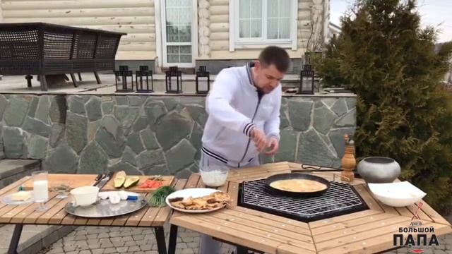 Омлет с рикоттой и гренками. Завтрак с Большим Папой. смотреть онлайн