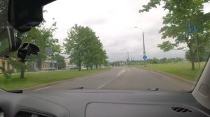 Первый выезд в город на механике . Учимся с Надей повышать и понижать передачи.