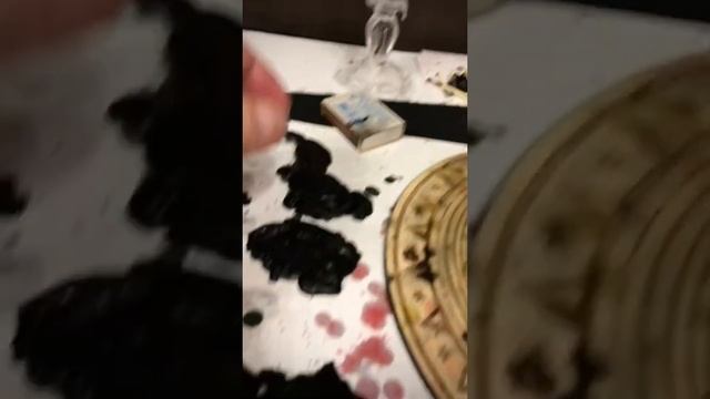 Отливка воском беса. Чёрная отливка воском подсела.