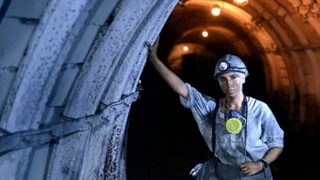 "Шахтёрская земля" (Е.Птичкин - М.Пляцковский) смотреть онлайн