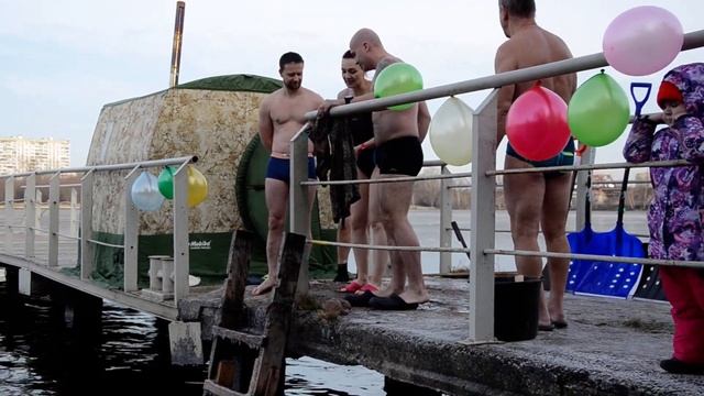 Зимнее плавание. Открытие сезона кОтовские моржи 2019-2020 смотреть онлайн