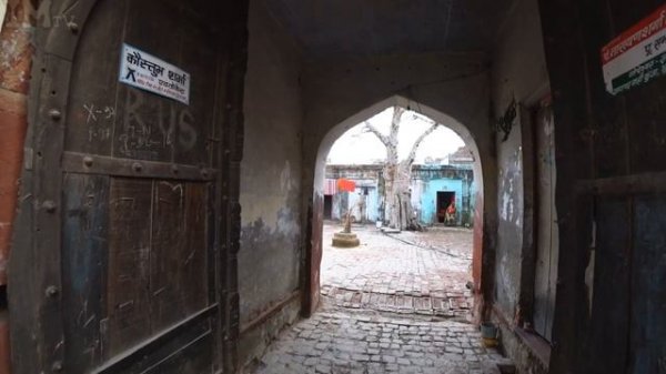 ИНДИЯ Вриндаван. Истории и Храмы Вриндавана. Кришна Баларам Мандир