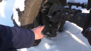 Как КУНфронтальный погрузчик ломает раму трактора ЛТЗ-60 Т40