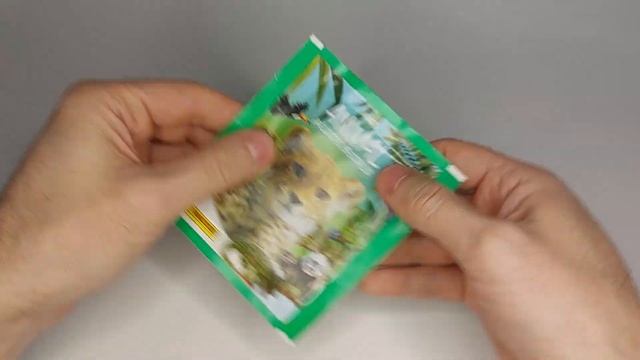 Бокс с наклейками для коллекционирования Panini Панини Мир животных. Рекорды