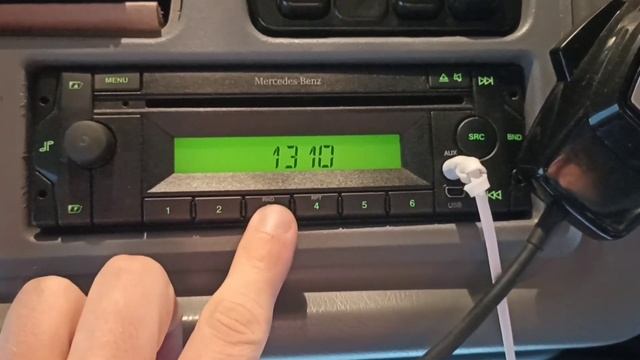 Как вести код магнитолы Mercedes. смотреть онлайн