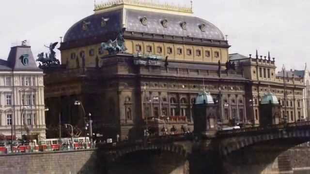 Сказочный готический замок Карлштейн смотреть онлайн