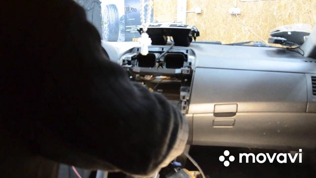 Очень старый видос))), устанавливаю автомагнитолу на тойота королла!!! смотреть онлайн