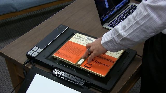 Blind Man Tutorial, Reading Books смотреть онлайн