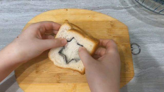 Лайфхак с тостером. Шоколад и хлеб. Получится? смотреть онлайн