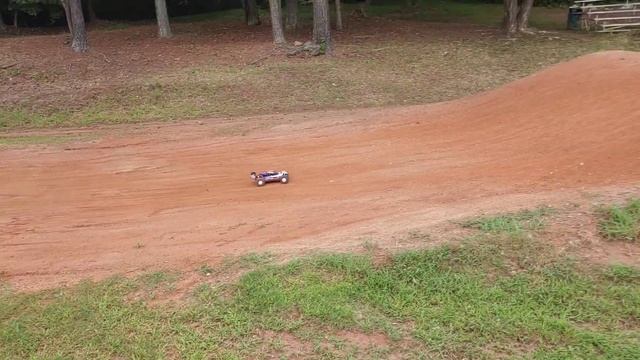 Losi Tenacity DB Pro 3s BMX Track Run смотреть онлайн