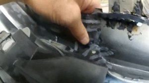 Toyota Camry 55 ремонт разрывов на переднем бампере.