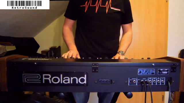 Roland Jupiter-4 Synthesizer "Q Factor" смотреть онлайн