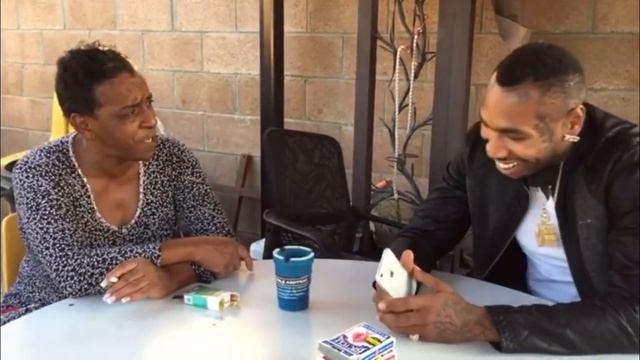 Auntie Fee Giving Game смотреть онлайн