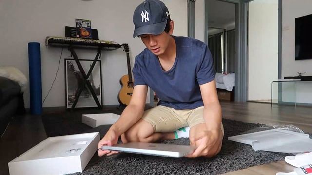 #Apple MacBook M1 Pro UNBOXING (why I upgraded from 2018 #MacBook) смотреть онлайн