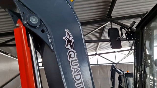 Мини-экскаваторы Quadtrac E30PRO +7-909-630-90-90 смотреть онлайн