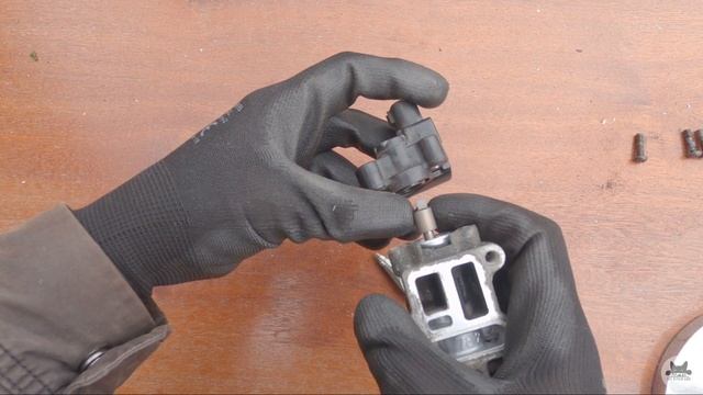 High / Low Idle RPM fix - IACV cleaning (Toyota Rav4 1.8L 1ZZ-FE 1999-2005) смотреть онлайн