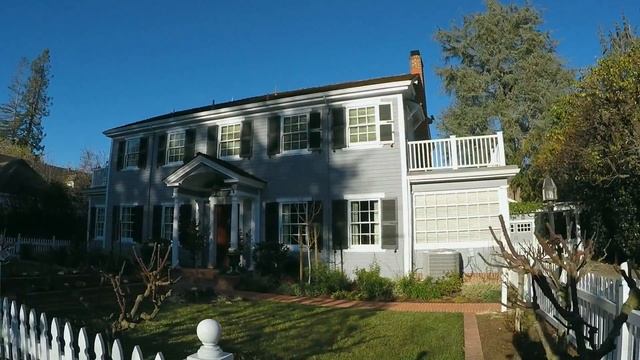 Palo Alto California Tour (Old Palo Alto ,Steve Jobs House, Downtown) смотреть онлайн