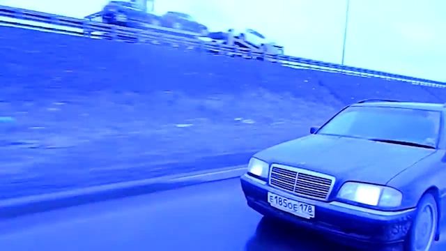 Мерседес С200 vs Туарег 3l diesel (245л.с.\550hm) смотреть онлайн