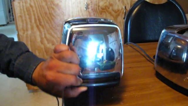 Sunbeam AT-W Radiant control adjustment and the right way to get out crumbs. смотреть онлайн