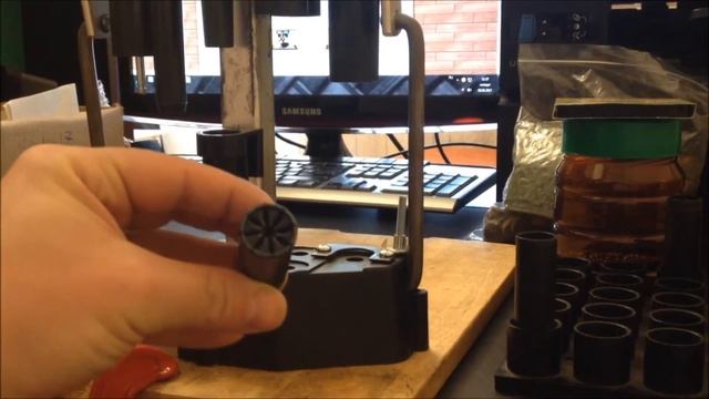 Гильза Baikal 12 калибра. 8-ми лепестковая звезда на Lee смотреть онлайн