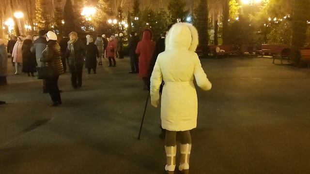 Ты красивая и счастливая Танцы в парке Горького Декабрь 2021 смотреть онлайн