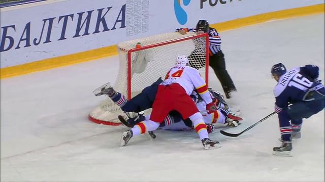 Первый гол Артёма Железкова в КХЛ / Artyom Zhelezkov premiere pro-career goal смотреть онлайн