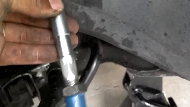 How to replace tie rod ends Volvo 850 S70 V70 and other front wheel drive vehicles - VOTD