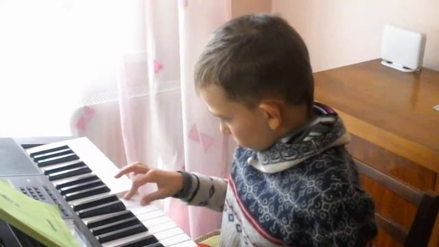 Піаніно/синтезатор Casio CTK-2400. Новорічна смотреть онлайн
