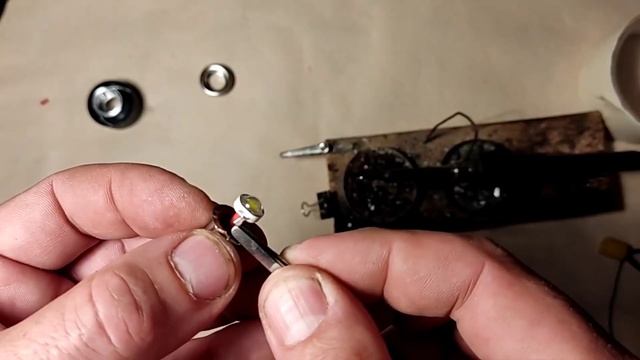 Переделал фонарик, установил светодиод вместо лампочки. смотреть онлайн