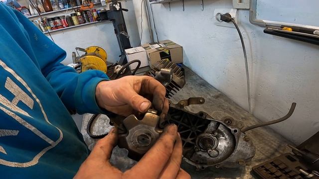 ч.1 Мотор Honda Dio КАК РАЗОБРАТЬ ДВИГАТЕЛЬ хонда дио 18 27 смотреть онлайн