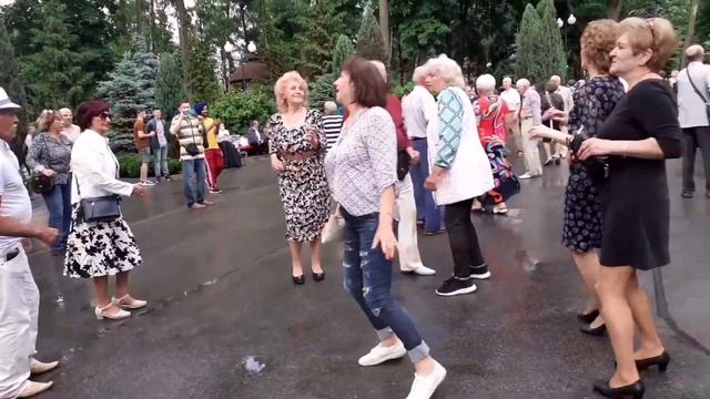 ЗАМАНИЛА, СОБЛАЗНИЛА, РАЗДРАЗНИЛА! ТАНЦЫ ХАРЬКОВ СЧАСТЛИВЫЕ МОМЕНТЫ смотреть онлайн