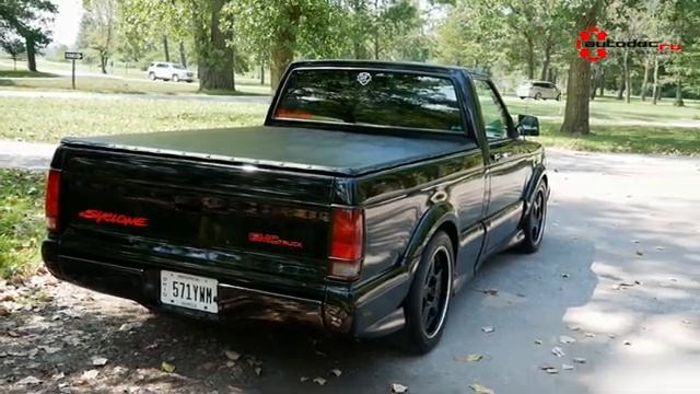 30 лет суперпикапу GMC Syclone смотреть онлайн
