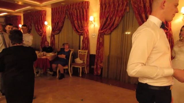 Свадебные обычаи...и летит в гостей подвязка... смотреть онлайн