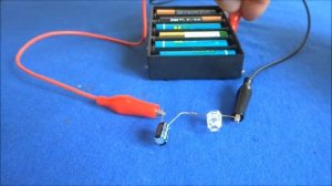 ⚒️  СХЕМА Подключения СВЕТОДИОДОВ к батарейке ЧЕРЕЗ КОНДЕНСАТОР