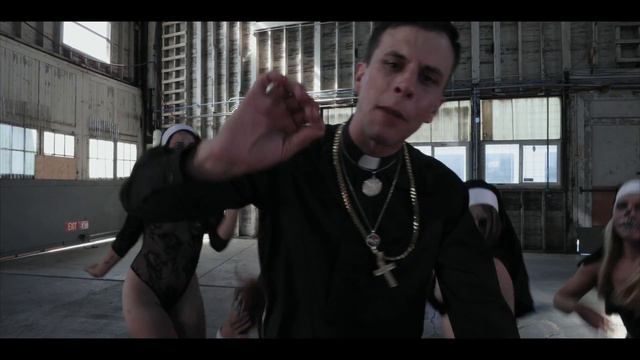 SINNER (OFFICIAL MUSIC VIDEO) смотреть онлайн