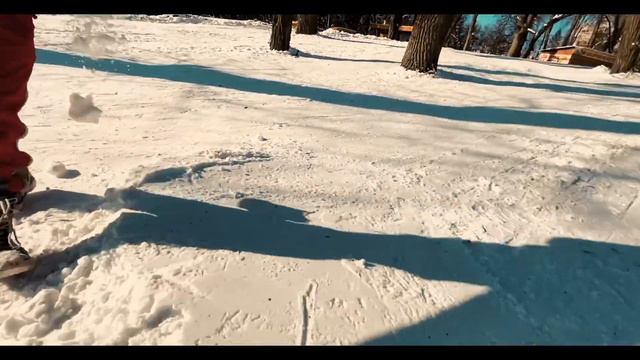 Солнечное катание на сноуборде, домашний спот, Чернигов | Homespot Snowboarding Vlog смотреть онлайн