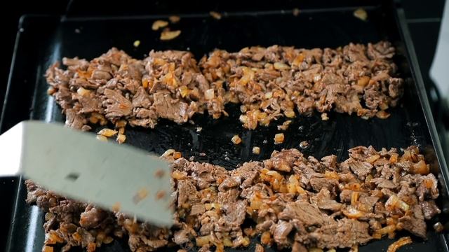 How To Make Classic Philly Cheesesteak Sandwich смотреть онлайн