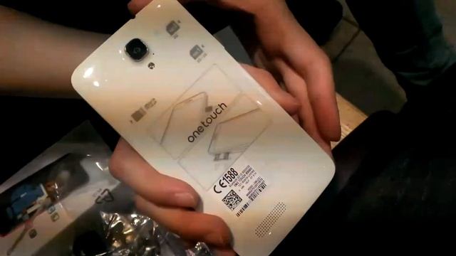 Распаковка Alcatel One Touch Scribe HD 8008D смотреть онлайн