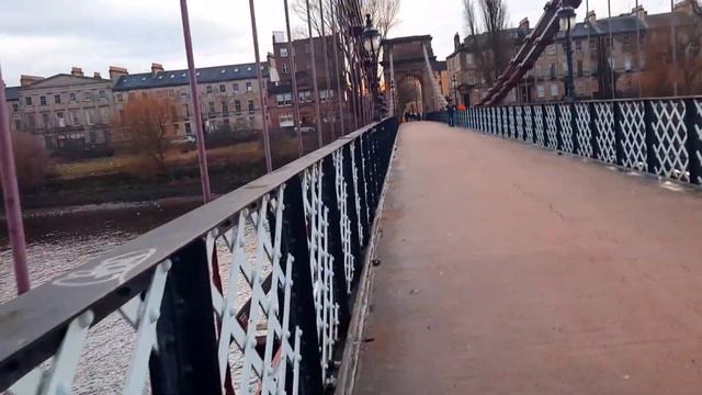 ПРОГУЛКА ВОЗЛЕ РЕКИ КЛАЙД. КАЧАЮЩИЙСЯ МОСТ. ПОЗДРАВЛЕНИЕ С КРЕЩЕНИЕМ! Глазго. Шотландия. смотреть онлайн