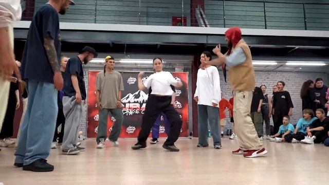 NIZAMOV & ZAKHAROV | HIP-HOP CHOREO | URAL DANCE CAMP 2022 | SUMMER WEEKEND смотреть онлайн