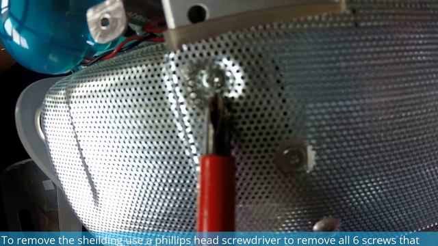 Apple iMac G3 disassembly and inside parts (RAM, PRAM Battery) смотреть онлайн